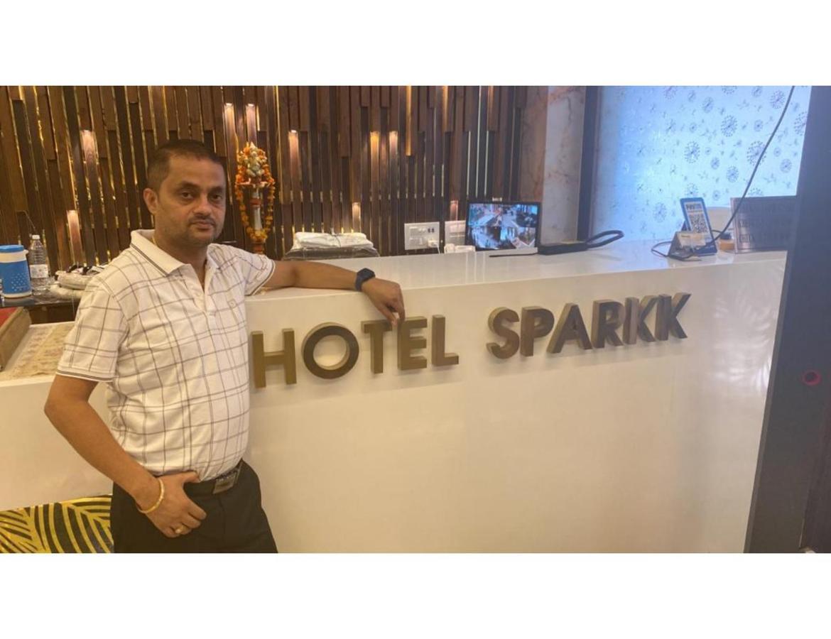 Sparkk Deluxe, Homestay *